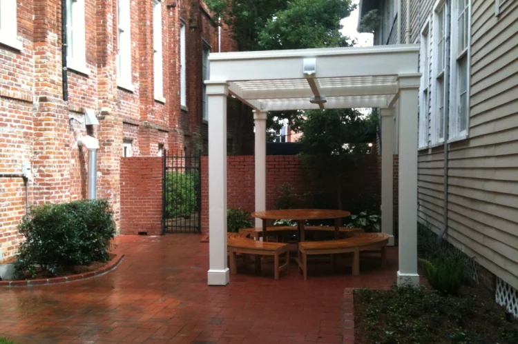 St. George's Episcopal School's Outdoor Common