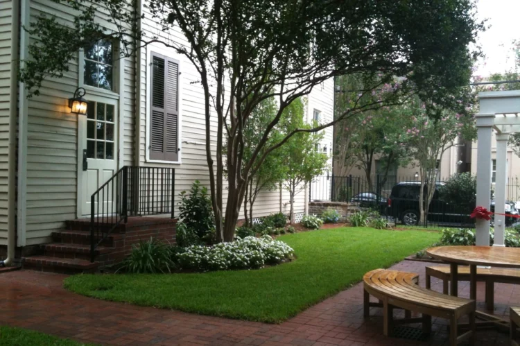 St. George's Episcopal School's Outdoor Common